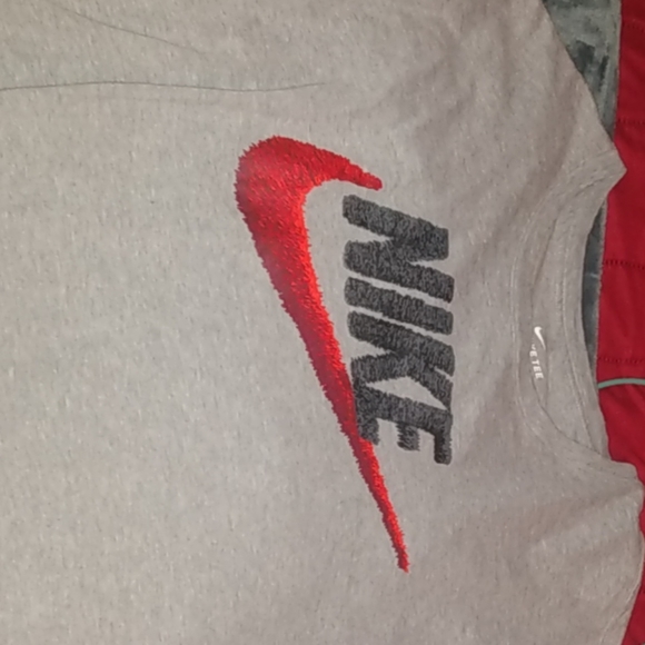 Nike t shirt - Picture 2 of 3
